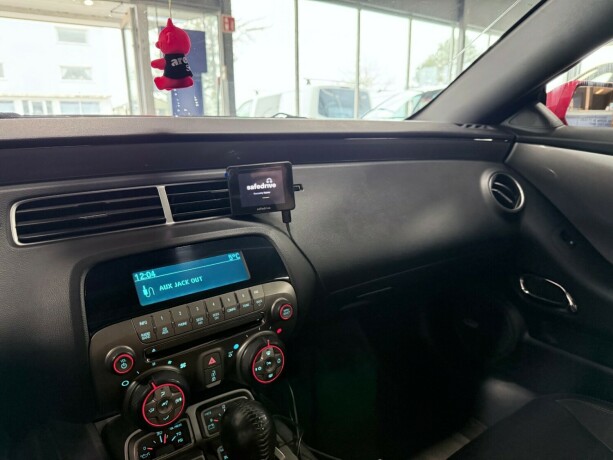 chevrolet-camaro-bensin-2010-big-25