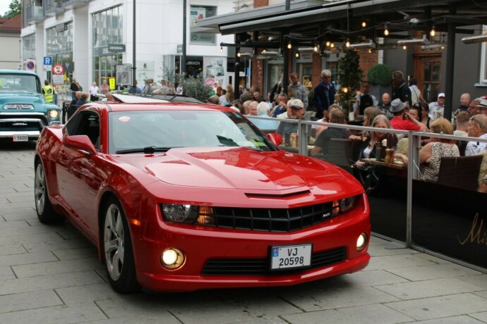 chevrolet-camaro-bensin-2010-big-12