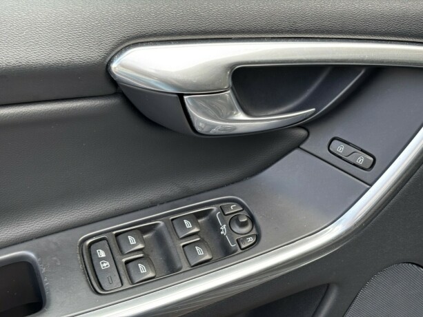 volvo-xc-60-diesel-2016-big-17