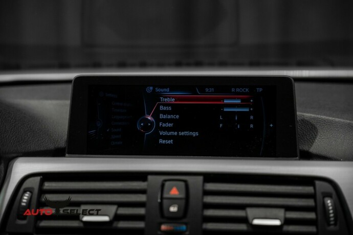 bmw-320i-bensin-2013-big-41