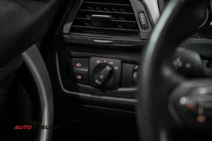 bmw-320i-bensin-2013-big-27