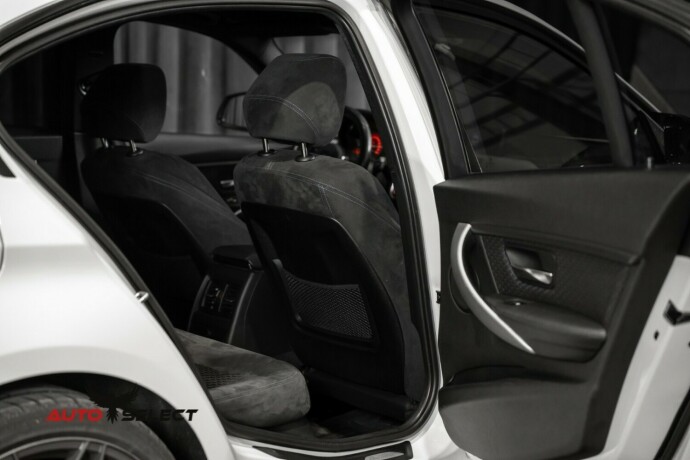 bmw-320i-bensin-2013-big-12