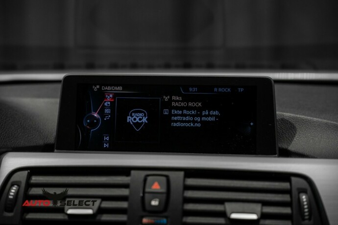 bmw-320i-bensin-2013-big-40