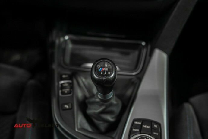 bmw-320i-bensin-2013-big-33