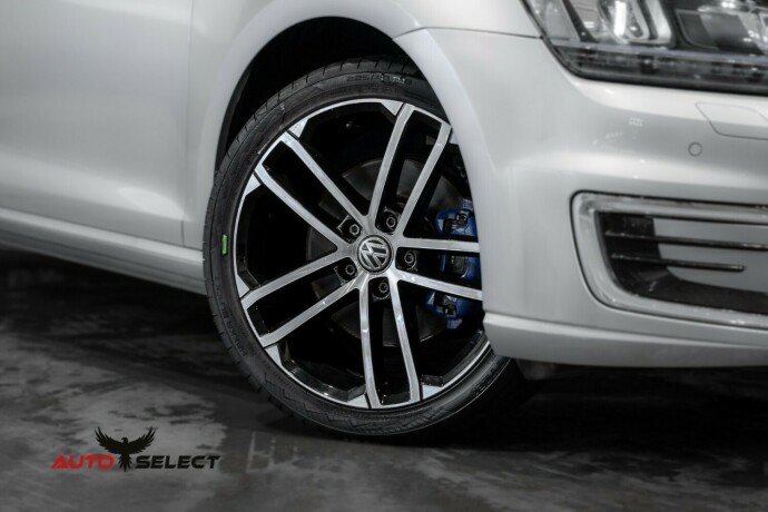 volkswagen-golf-vii-plug-in-petrol-2015-big-2
