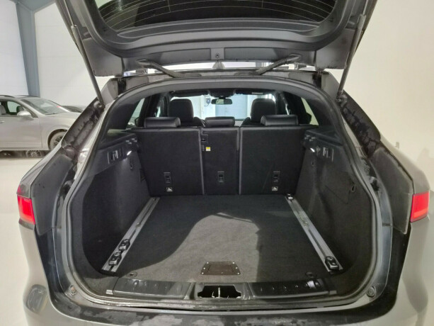 jaguar-f-pace-diesel-2017-big-32