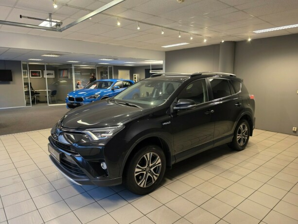 toyota-rav4-elektrisitetbensin-2016-big-7