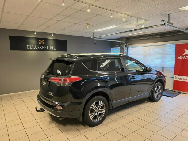 toyota-rav4-elektrisitetbensin-2016-big-4