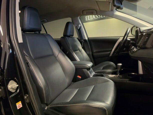 toyota-rav4-elektrisitetbensin-2016-big-11