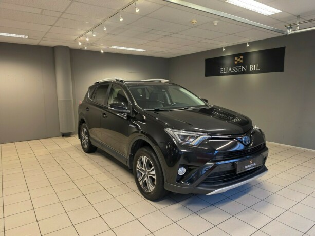 toyota-rav4-elektrisitetbensin-2016-big-9