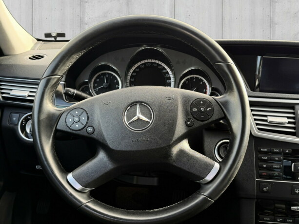mercedes-benz-e220-diesel-2011-big-11