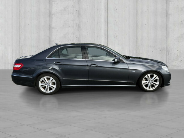mercedes-benz-e220-diesel-2011-big-3