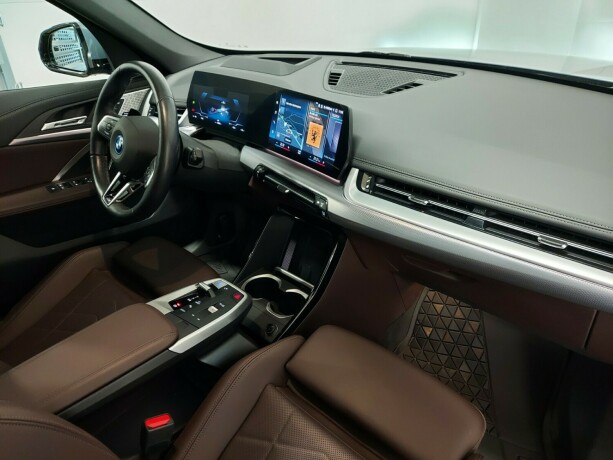 bmw-ix1-elektrisitet-2024-big-23