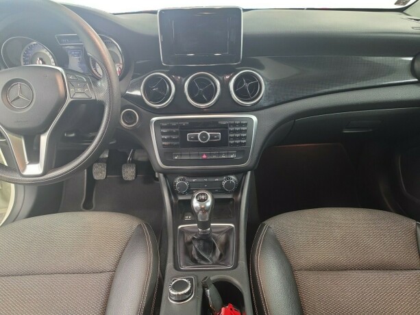 mercedes-benz-cla180-bensin-2013-big-5