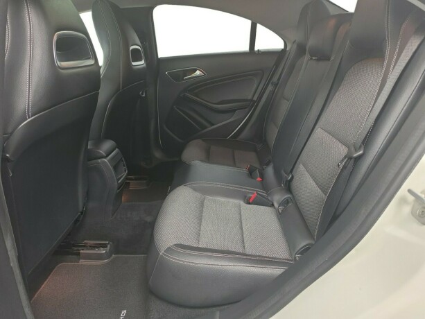 mercedes-benz-cla180-bensin-2013-big-10