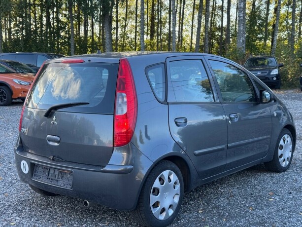 mitsubishi-colt-bensin-2007-big-4