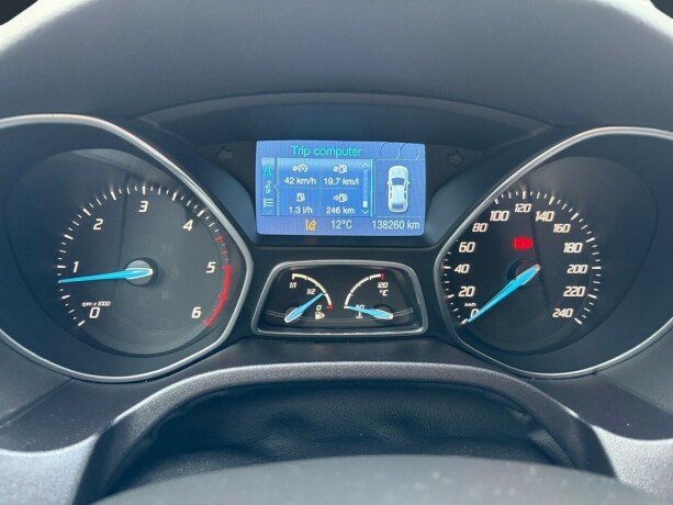 ford-focus-diesel-2011-big-12