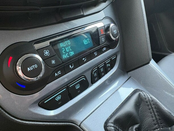 ford-focus-diesel-2011-big-24