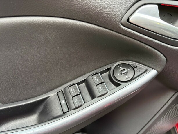 ford-focus-diesel-2011-big-14
