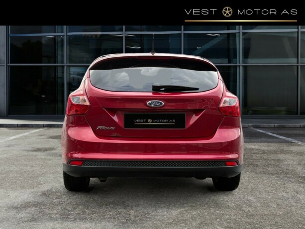 ford-focus-diesel-2011-big-5