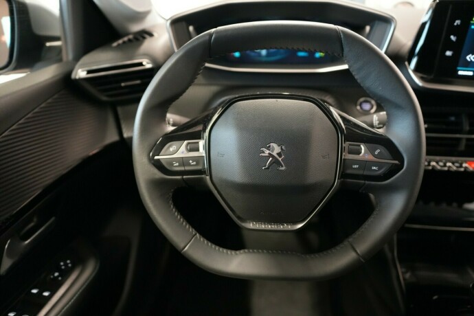 peugeot-e-208-elektrisitet-2021-big-11