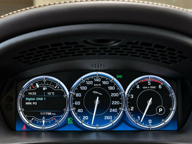 jaguar-xj-diesel-2011-big-19