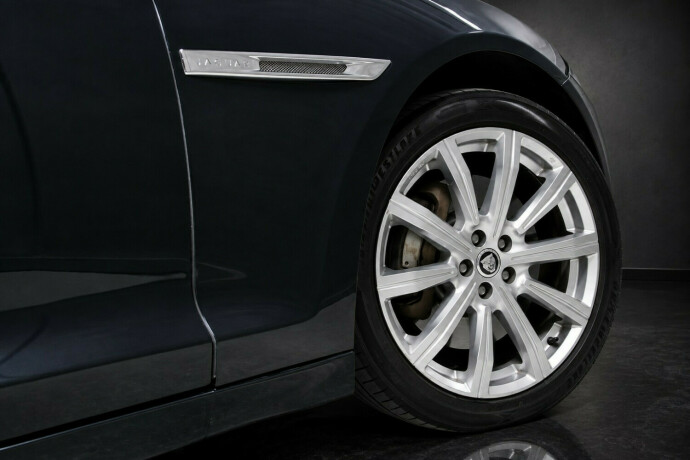 jaguar-xj-diesel-2011-big-27