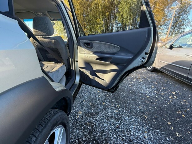 hyundai-tucson-diesel-2004-big-18