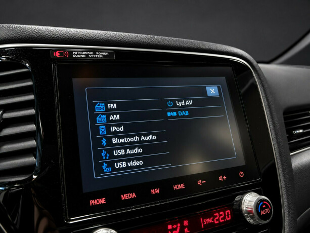 mitsubishi-outlander-plug-in-petrol-2020-big-12