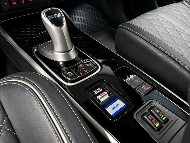 mitsubishi-outlander-plug-in-petrol-2020-big-14