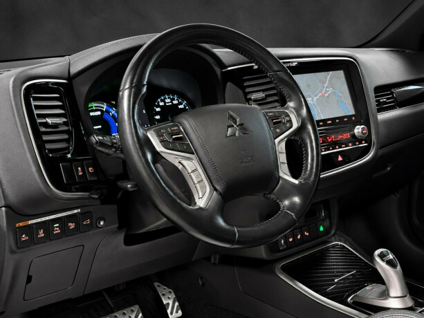mitsubishi-outlander-plug-in-petrol-2020-big-18