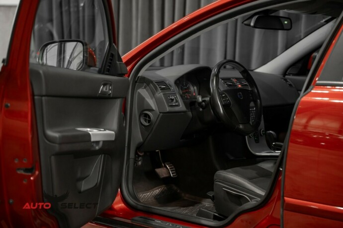 volvo-v50-diesel-2012-big-19