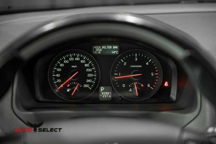 volvo-v50-diesel-2012-big-26