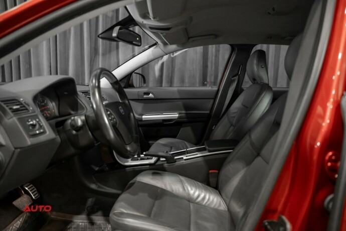 volvo-v50-diesel-2012-big-21