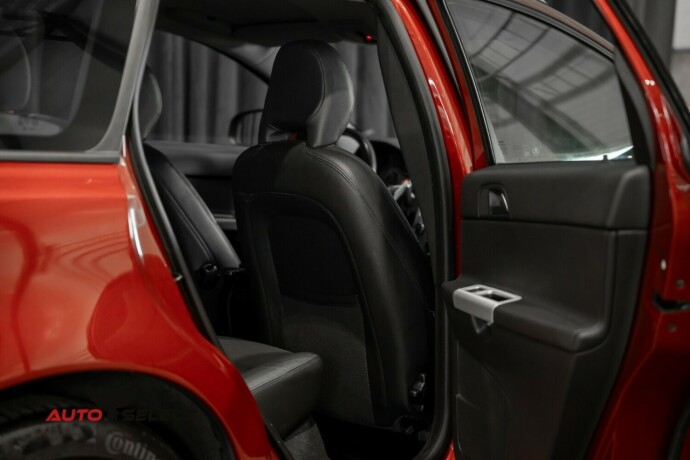 volvo-v50-diesel-2012-big-12
