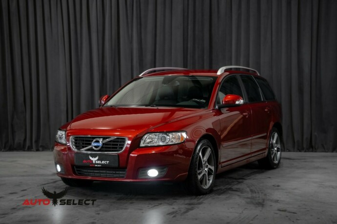volvo-v50-diesel-2012-big-5