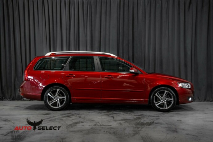 volvo-v50-diesel-2012-big-11
