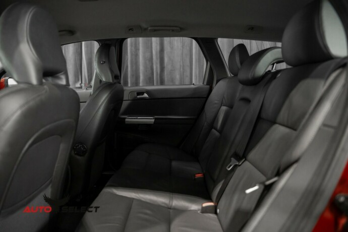 volvo-v50-diesel-2012-big-18