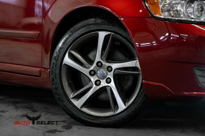 volvo-v50-diesel-2012-big-2