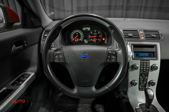 volvo-v50-diesel-2012-big-25