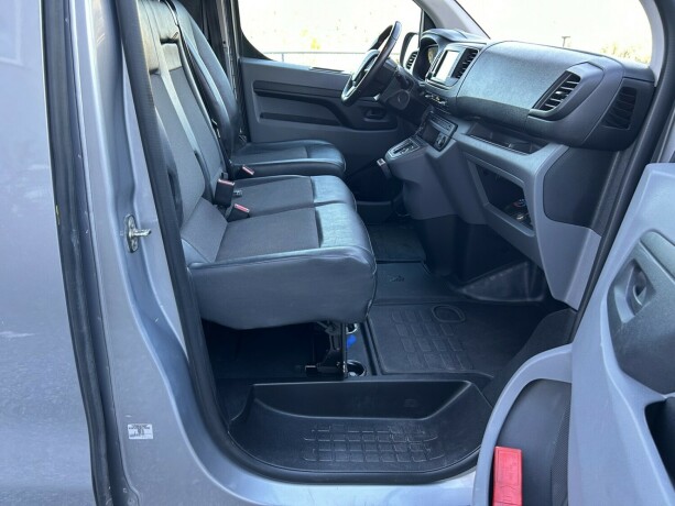 peugeot-e-expert-elektrisitet-2022-big-10