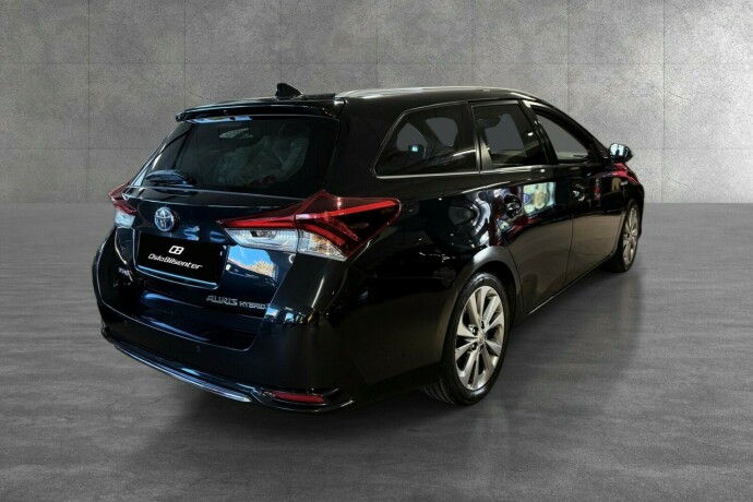 toyota-auris-elektrisitetbensin-2016-big-5