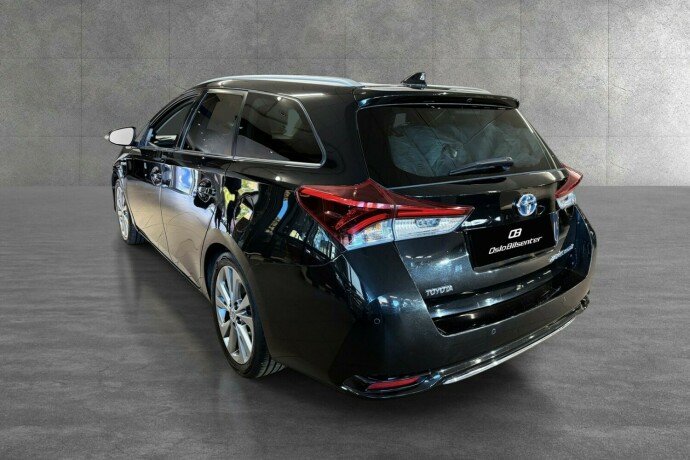 toyota-auris-elektrisitetbensin-2016-big-3