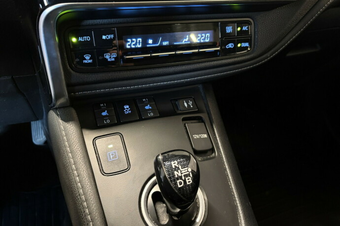 toyota-auris-elektrisitetbensin-2016-big-18