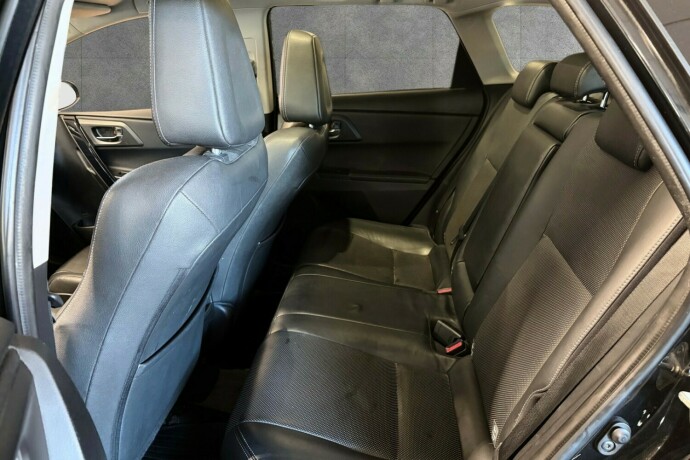 toyota-auris-elektrisitetbensin-2016-big-12