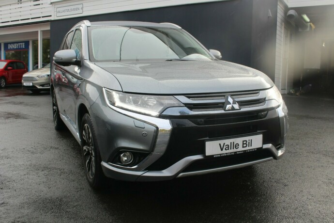 mitsubishi-outlander-elektrisitetbensin-2016-big-0
