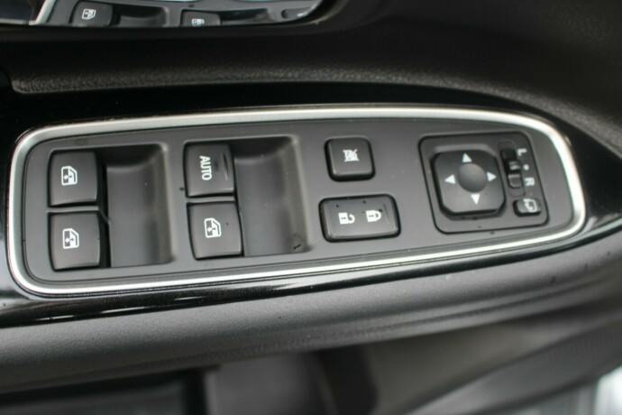 mitsubishi-outlander-elektrisitetbensin-2016-big-11