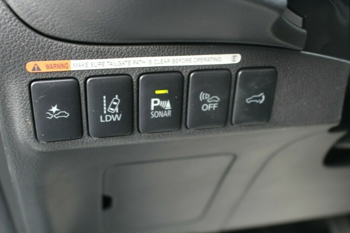 mitsubishi-outlander-elektrisitetbensin-2016-big-12