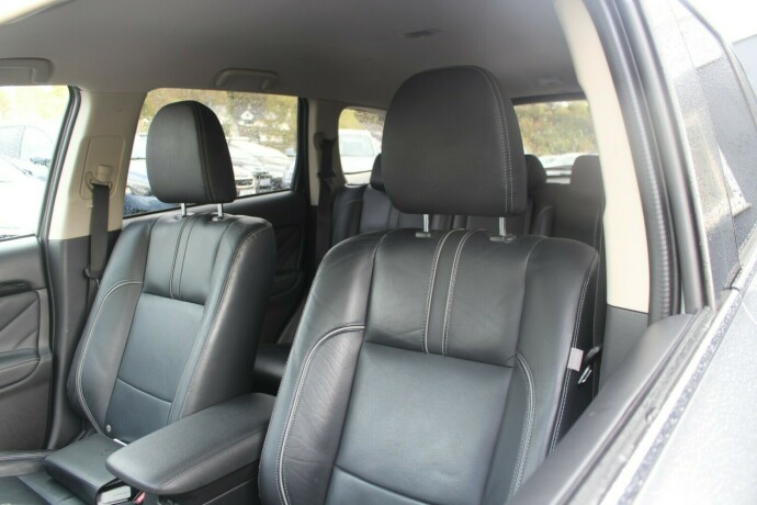 mitsubishi-outlander-elektrisitetbensin-2016-big-9