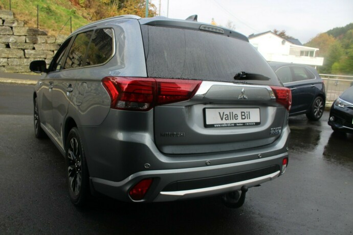 mitsubishi-outlander-elektrisitetbensin-2016-big-3
